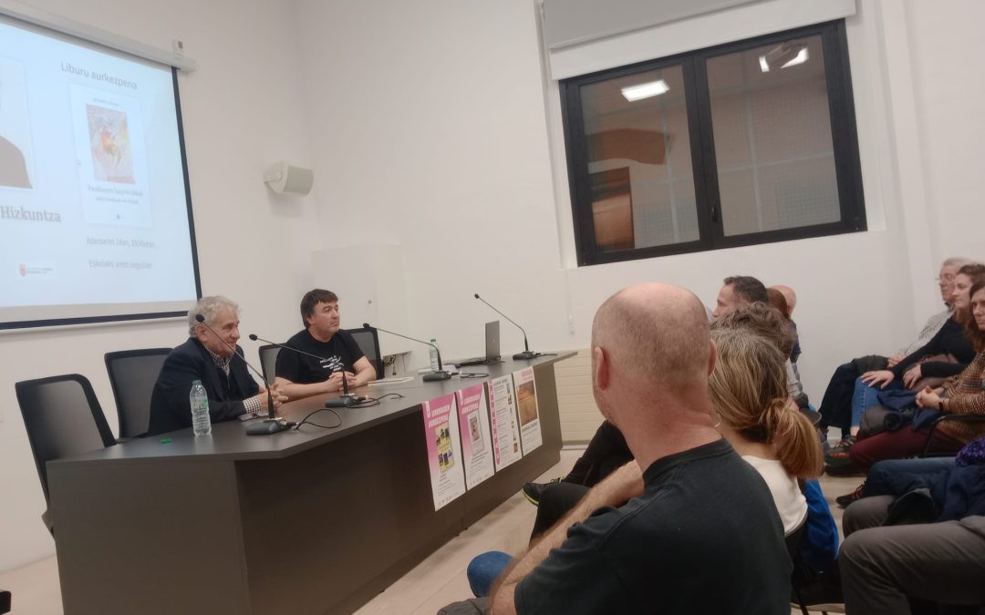 Atzo PARADISUAREN KANPOKO ALDEAK “Idatzi komikoak eta tristeak” liburuaren aurkezpena izan genuen